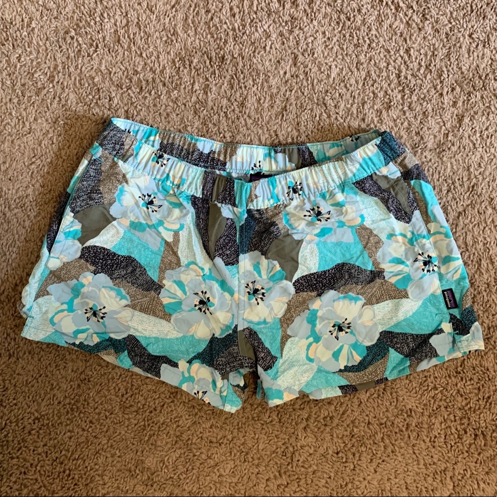Patagonia Shorts - size L!